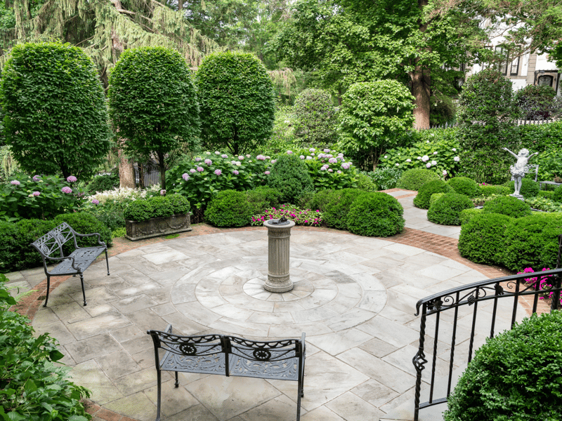 A Guide To Classical Garden Elements That Are Always In Style